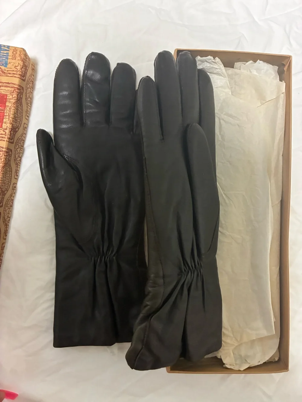 Vintage Black Leather Women’s Gloves - size Medium